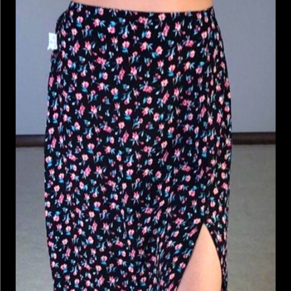 Floral split skirt that is high waisted and maxi